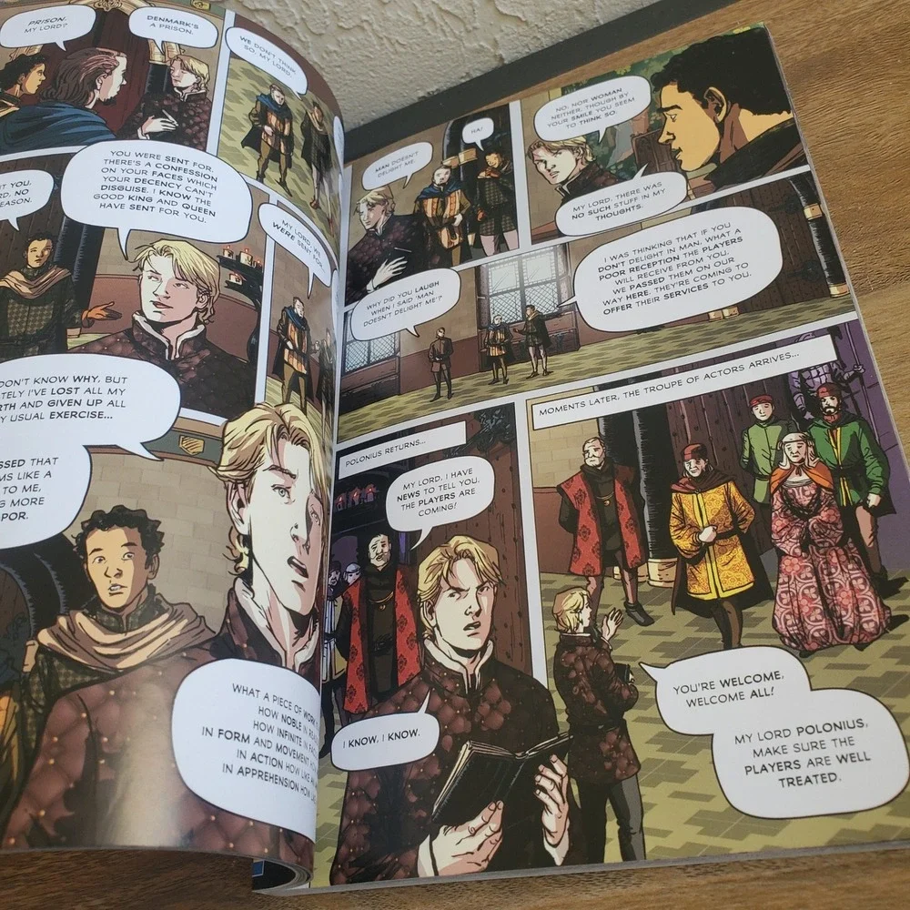 Hamlet Graphic Shakespeare Novel by Punter &‎ Forlini Comic Book Usborne